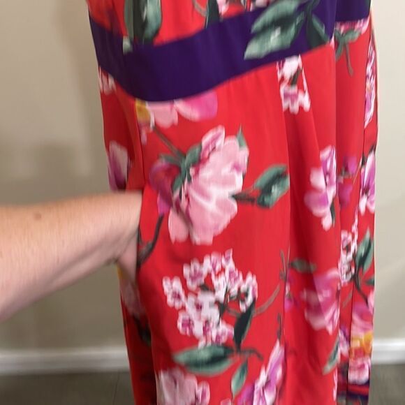 NWOT Chris McLaughlin Red Wrap Style Floral dress.  Size 14. - Picture 8 of 12